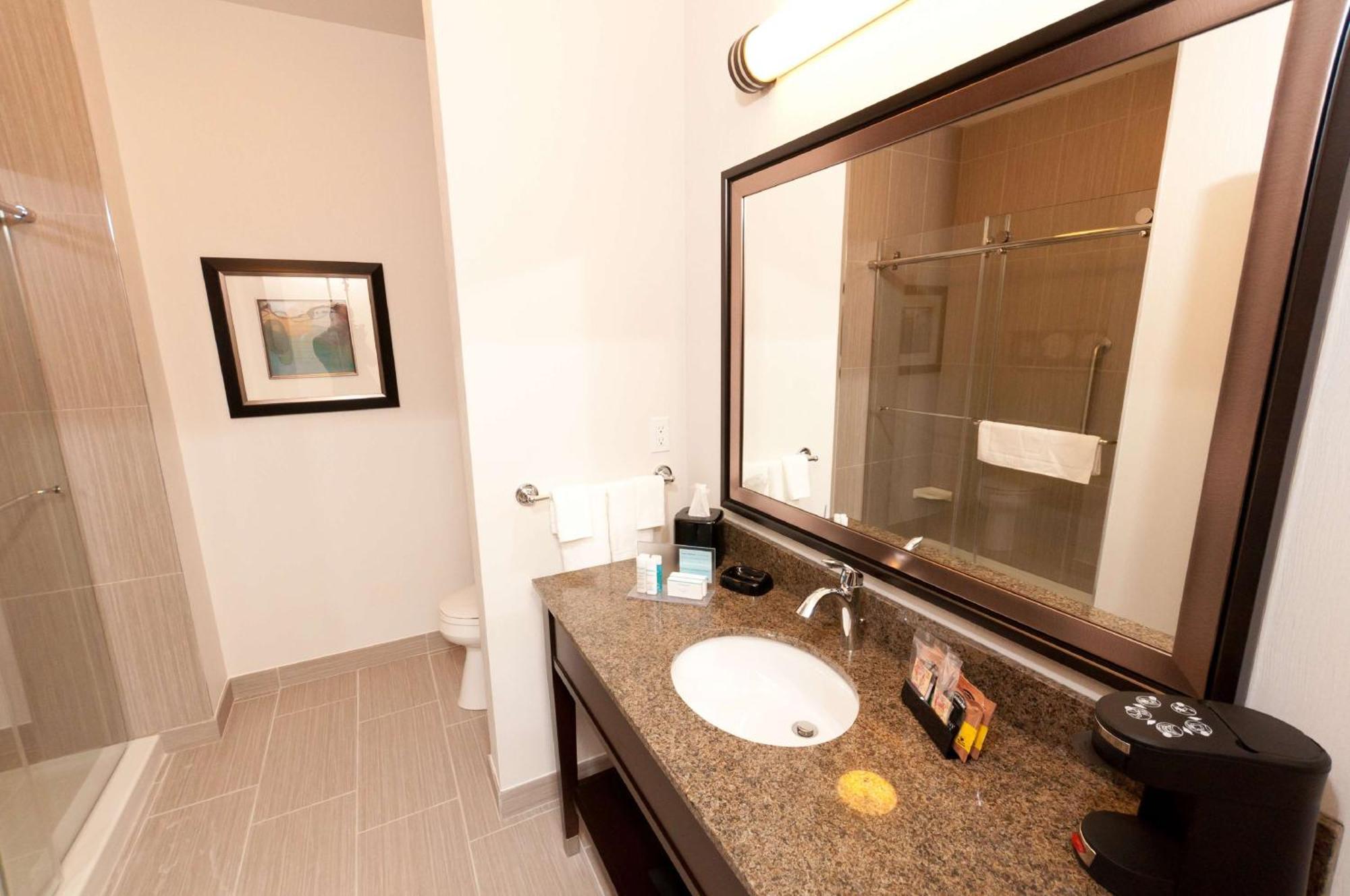 Hampton Inn & Suites East Gate Риджайна Екстериор снимка